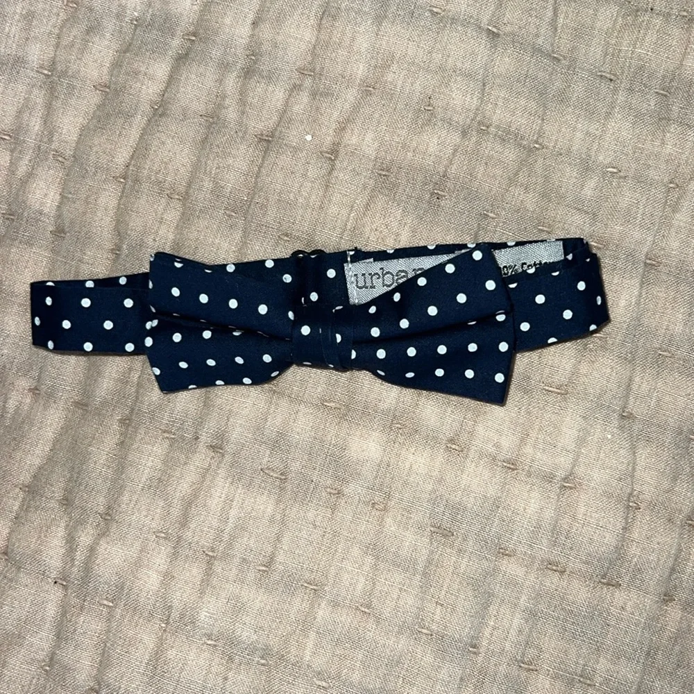 5/$5 Adjustable navy/white polka dot bow tie